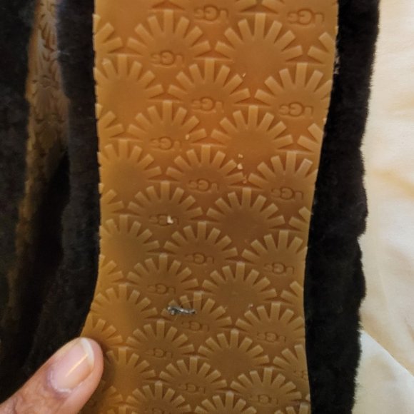 Black Fluff Yeah Slide by UGG - Picture 4 of 6